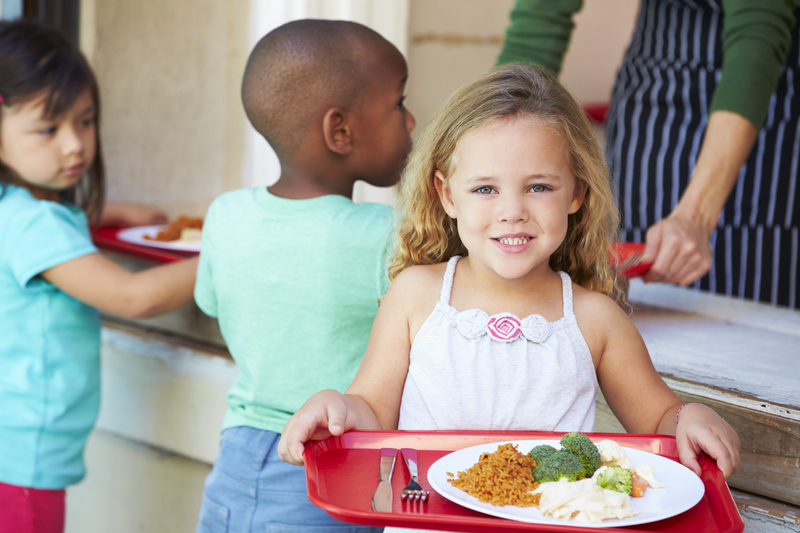 Students with lunch tray